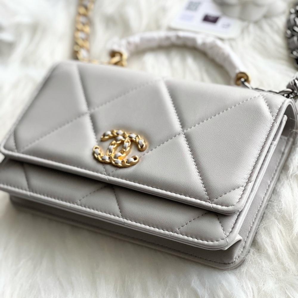 Chanel | 21A Dove Grey Wallet on Chain - BN - Picture 3 of 6